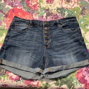 Junior’s jean shorts